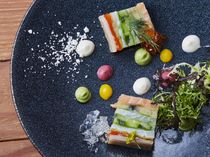 見た目も色鮮やか 五感で楽しめるお料理の数々