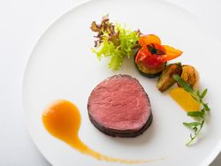 牛フィレのロースト彩野菜添え おろしポン酢ソース