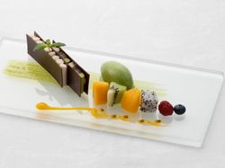 モンブランクリームのショコラにソルベを添えて