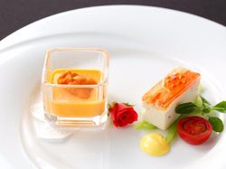 オードブルパナッシェ
生雲丹のブランマンジェと蟹のガトー仕立て