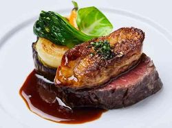 特選黒毛和牛フィレ肉のグリル フォアグラ添え トリュフソース