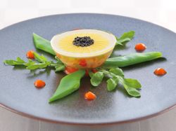 オードブル:海の幸のジュレ ~ひまわり~ ※パリ市長賞金賞の受賞作品