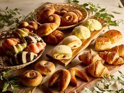 愛知県産小麦パンと豊橋産バター