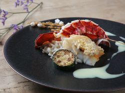 甘鯛の鱗焼き・オマール海老~レモンと生姜のコンフィチュール~