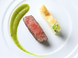 特選牛ロース肉のロティ
グリーンマスタードソース