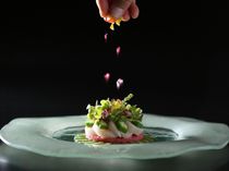 お二人の想いをのせる一皿だから一人ひとりに美味しいフルコース