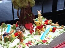 専属パティシエと作る、世界に一つだけのお二人らしさ溢れるフルオーダーウェディングケーキが叶う♪