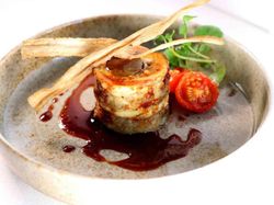 穴子と牛蒡のルーロー セミドライトマト添え