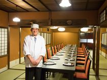 季節を感じる五感で味わう料理を、圧倒的な和の雰囲気を持つ老舗料亭で