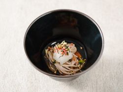 北海道産石臼挽き生蕎麦 梅 しらす干し