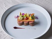 食材にも徹底的にこだわりを。おふたりだけのオートクチュールメニューは世界に一つだけの特別メニュー