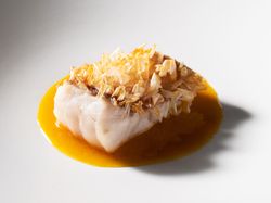 旬魚の鱗焼き ブイヤベースのスープ仕立て