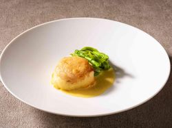 舌平目のオーブン焼き
貝とパルメザンチーズのグラタン風
青菜のヌイユ