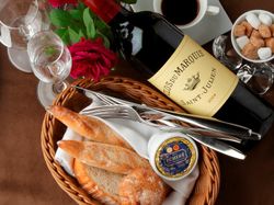 焼き立てのパンをご一緒に