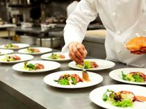 ひと皿ひと皿に想いをこめて、すべての人に笑顔がこぼれる料理を