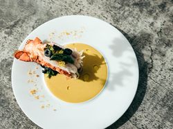 オマール海老のヴァプール サフランとオリーブの香り