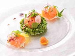 サーモンのマリネ
ブロッコリーのエクラゼ
ラヴィゴットソース