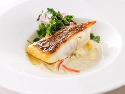 真鯛のポワレ
ズッキーニのジャルジニエ
ヴァンブランソース