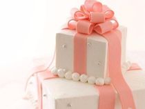 お出しした瞬間、ゲスト全員が笑顔になれるような
世界にひとつだけの、オリジナルケーキ