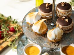 デザートビュッフェ