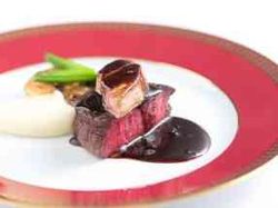 国産牛フィレ肉と高級フォアグラのロッシーニ仕立て