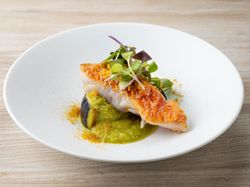 金目鯛の鱗焼き 菜花 春蕪