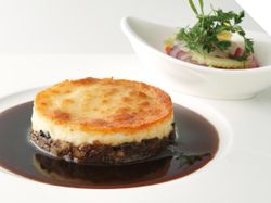 牛肉のいろいろな部位の柔らか煮込み ~アシ・パルマンティエ~