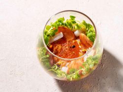 半生アオリイカと半熟卵のピペラード