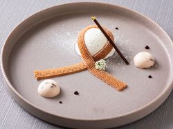 モンブラン フランス産マロンのパルフェとカシスのアクセント