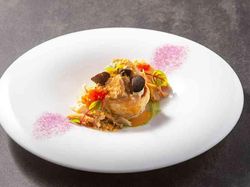 トリュフ香る鴨のコンフィ ヴォローヴァン仕立て