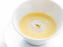 季節野菜のクリームスープ