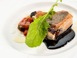 メカジキのサルティンボッカ ラタトゥイユとバルサミコのソース