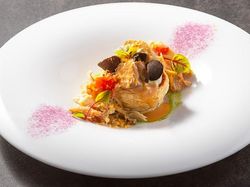 トリュフ香る鴨のコンフィ ヴォローヴァン仕立て