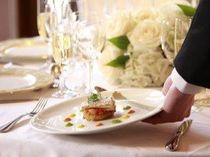 熱いものは熱いまま、冷たいものは冷たいまま、最適な温度とタイミングでゲストのもとにお届け