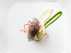 北海道産毛ガニとズワイガニのブラマンジェ セロリラブのクリームソース