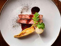 霜降り和牛ロースのグリエ 西京味噌風味 旨味豊かなジュ・ド・ブッフ