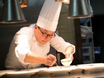 ゲストハウスには各会場専用の厨房が隣接