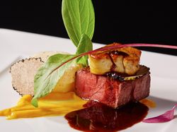 和牛フィレ肉のポアレ ロッシーニ風