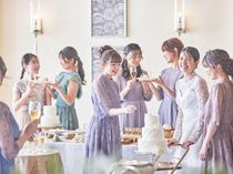ゲストと距離近く楽しむ♪スイーツビュッフェ