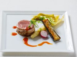 仔牛ロース肉のクレピネット タイム香るジュ