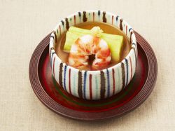 御結寿物(お選び頂けます)
海老と焼茄子の茶碗蒸し 鼈甲餡掛け 露生姜(温製)
又は
海老と焼茄子の茶碗蒸し おくらとろろ掛け 露生姜(冷製)
