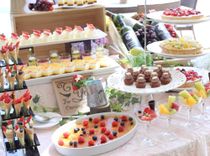 デザートビュッフェ