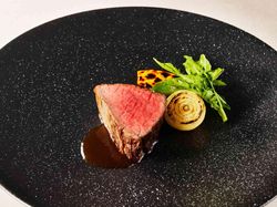 牛もも肉のロースト レフォールソース