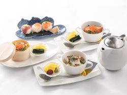 食事(お好きなお食事をひとつお選びください)