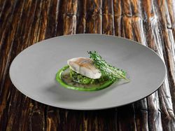 信濃ユキマスのロースト 夏野菜とアンチョビのソース