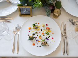 旬菜のオードブル2種のヴァリエ キャビア―ジュ飾り