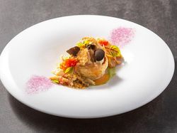 トリュフ香る鴨のコンフィ ヴォローヴァン仕立て