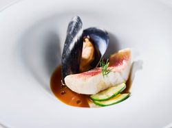 沖縄近海で採れた鮮魚 ブイヤベースのスープ