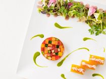 視覚・嗅覚・味覚で楽しめる彩り豊かな盛り付け