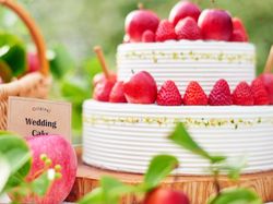 新郎新婦オーダーメイドのウエディングケーキ